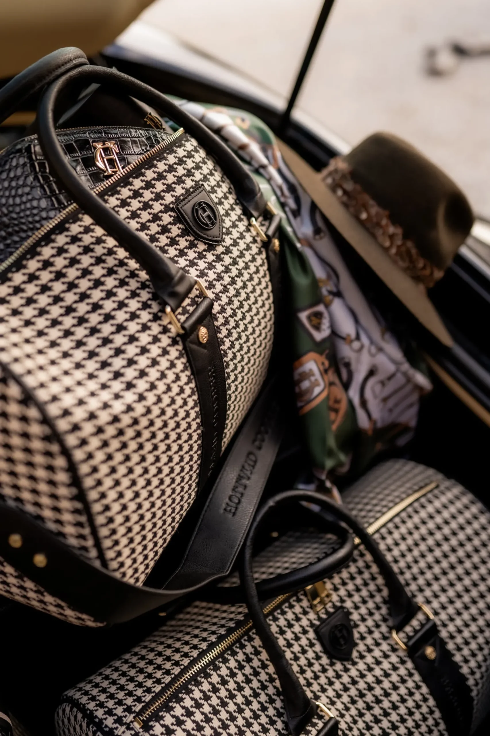 Regency Holdall
